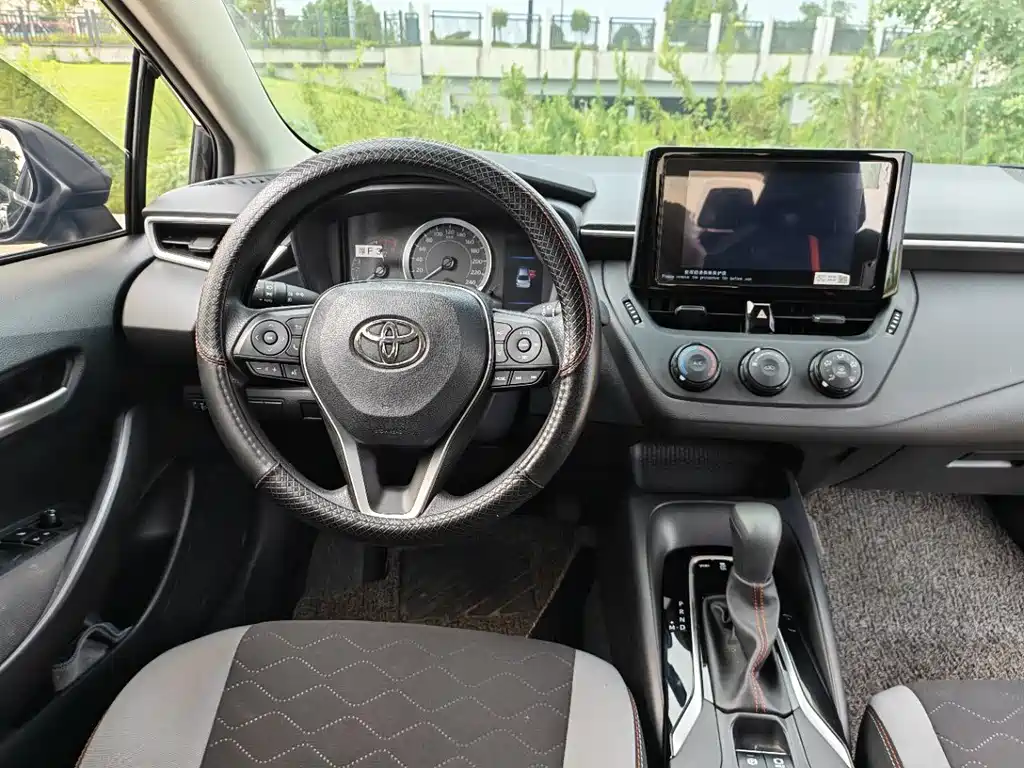 Toyota Corolla 2023 — фото 14