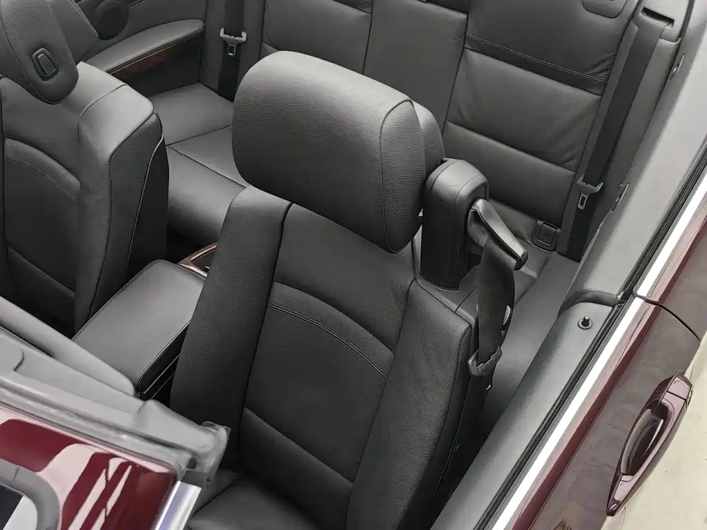 BMW 3 Series 2010 — фото 13