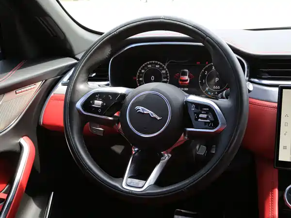 Jaguar F-PACE 2024