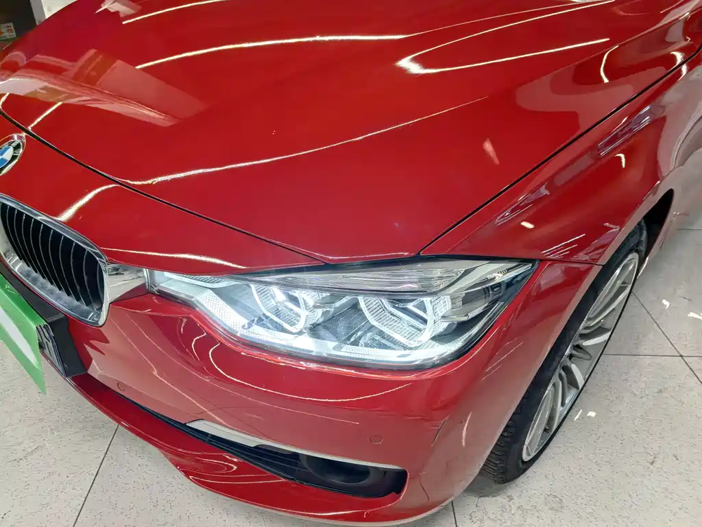 BMW 3 Series 2019 — фото 16