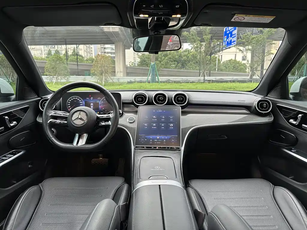 Mercedes-Benz C-Class 2023 — фото 19