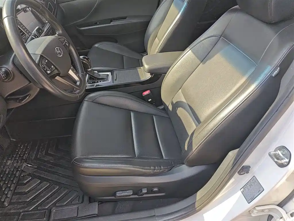 Hyundai Mistra 2015 — фото 14