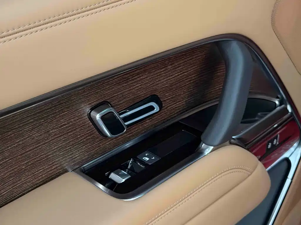 Land Rover Range Rover 2023 — фото 12