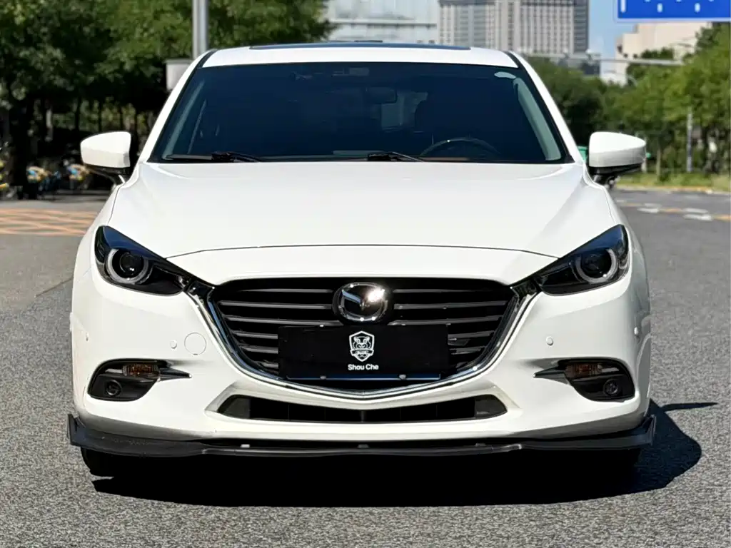 Mazda 3 Axela 2017 — фото 2