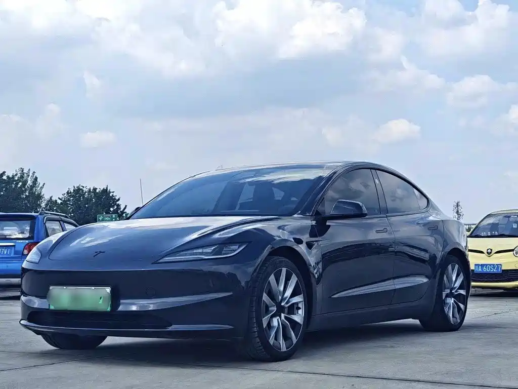 Tesla Model 3 2024 — фото 1
