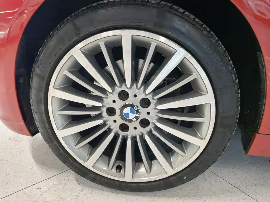 BMW 3 Series 2019 — фото 15