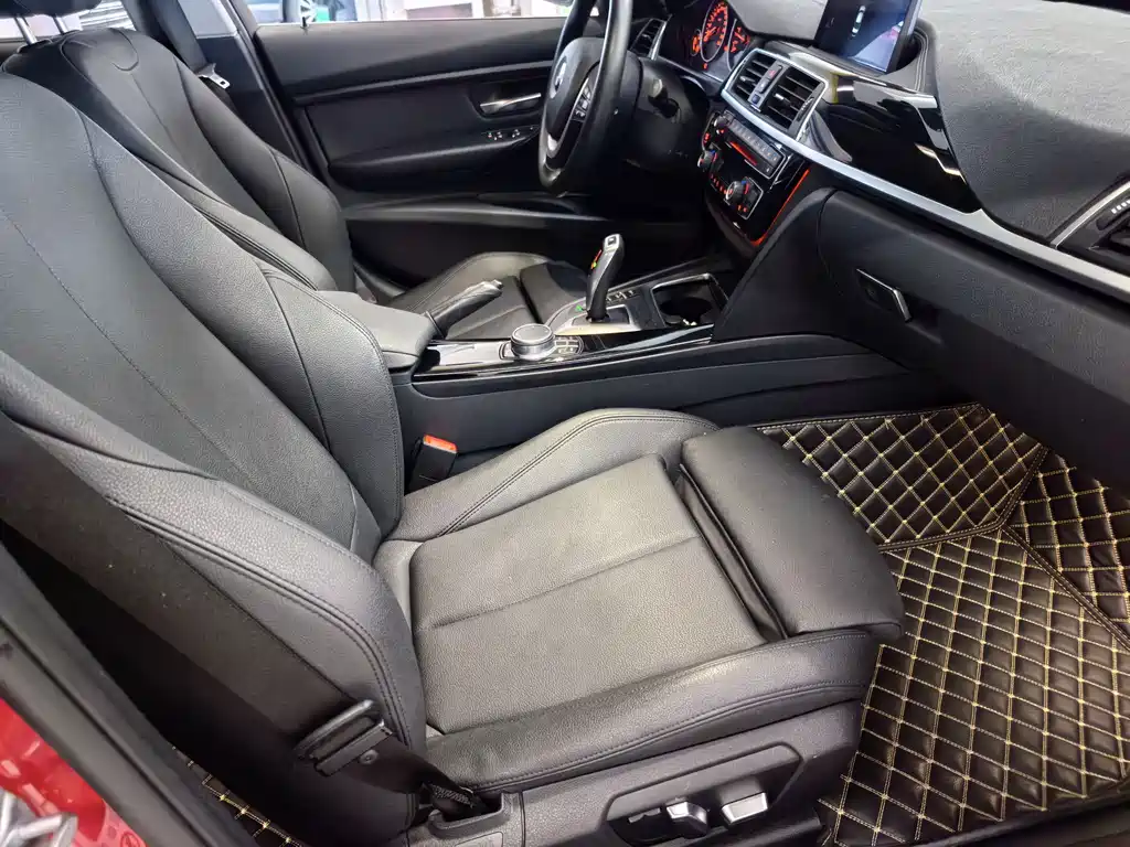 BMW 3 Series 2019 — фото 17