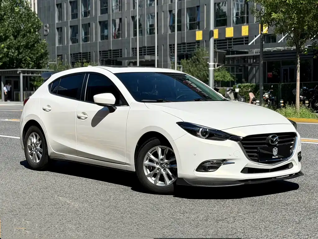Mazda 3 Axela 2017 — фото 3