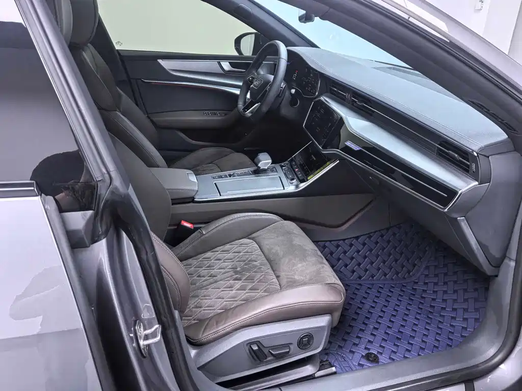 Audi A7L 2022 — фото 11