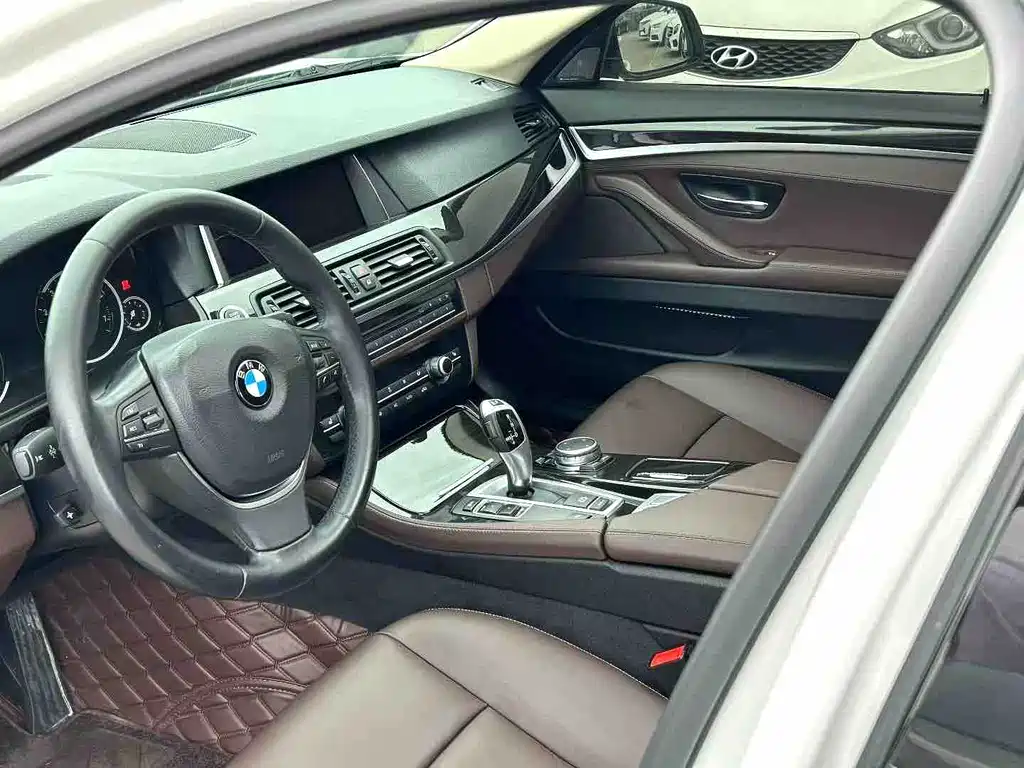 BMW 5 Series 2016 — фото 8