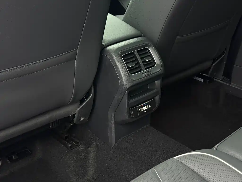 Volkswagen Tiguan L 2023 — фото 15