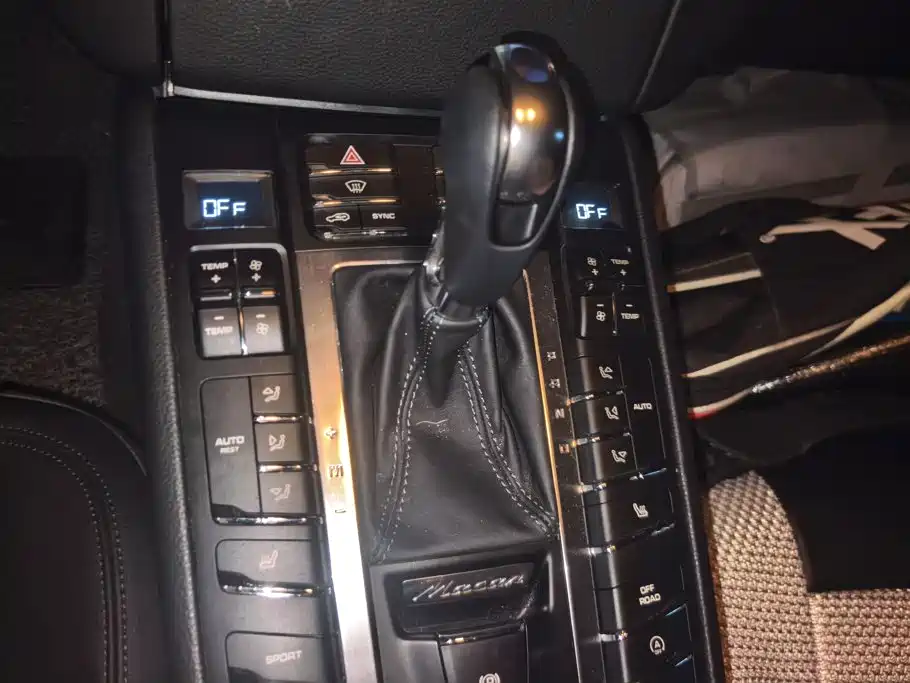 Porsche Macan 2015 — фото 16