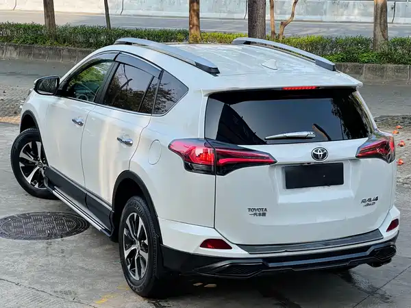 Toyota RAV4 2017