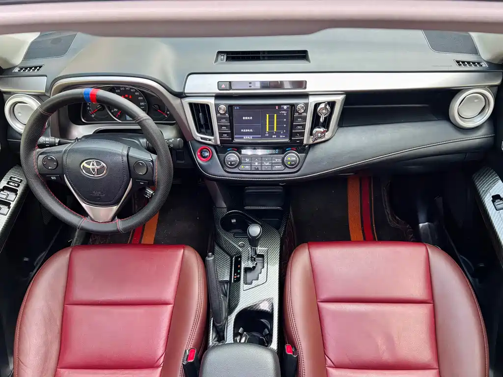 Toyota RAV4 2017 — фото 16
