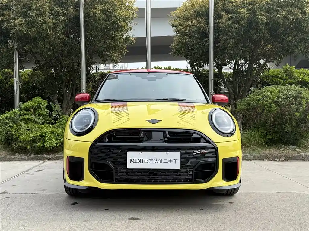 MINI JCW 2026 — фото 3
