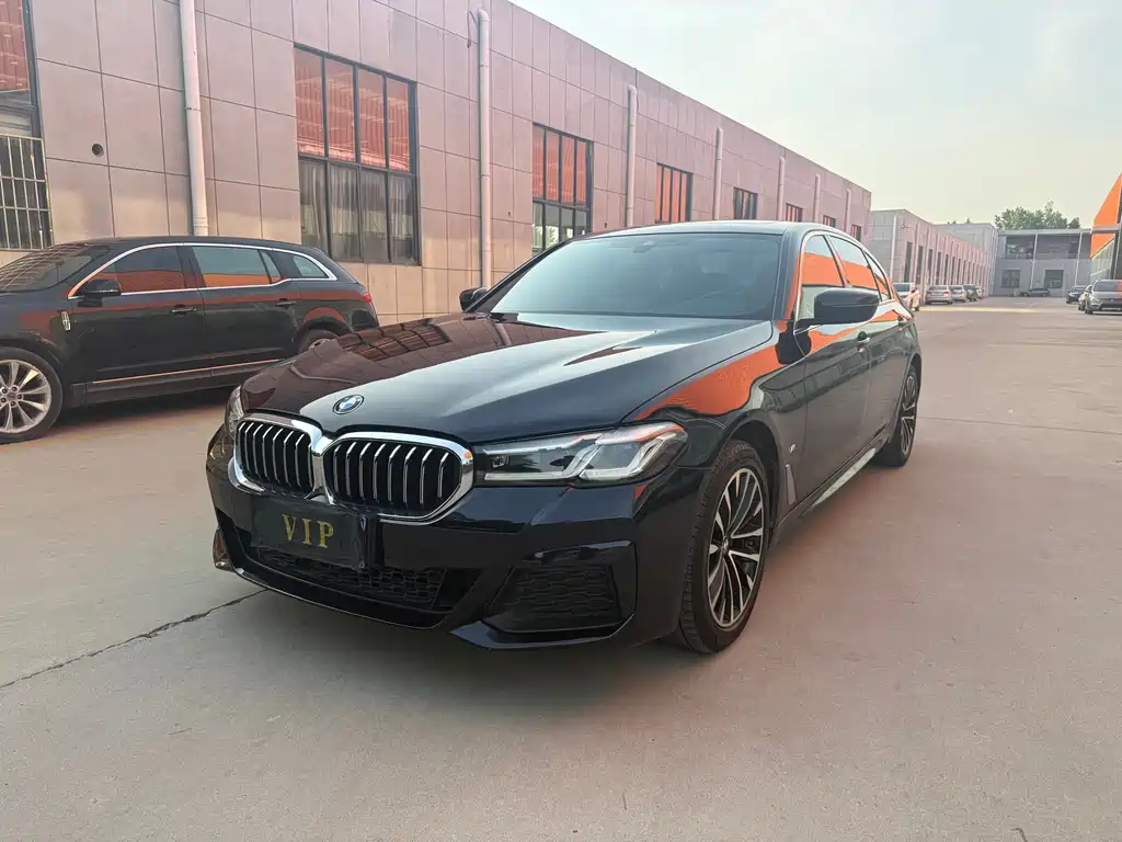 BMW 5 Series 2022 — фото 1