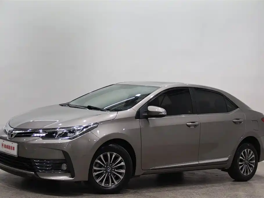 Toyota Corolla 2018 — фото 1