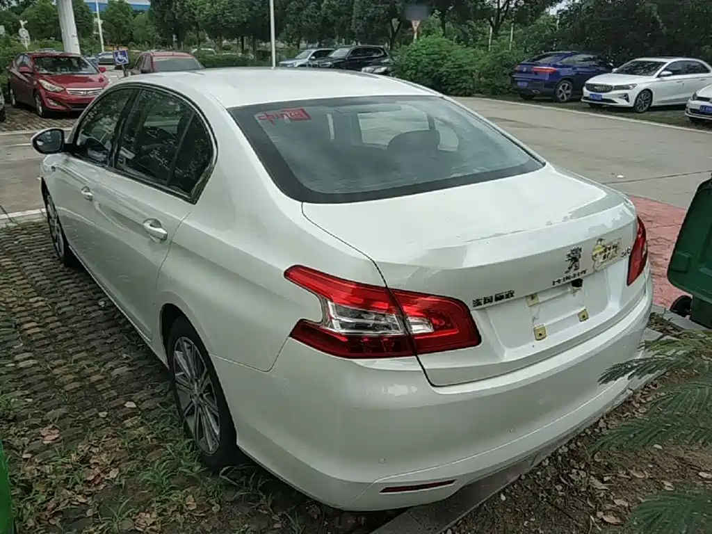 Peugeot 408 2016