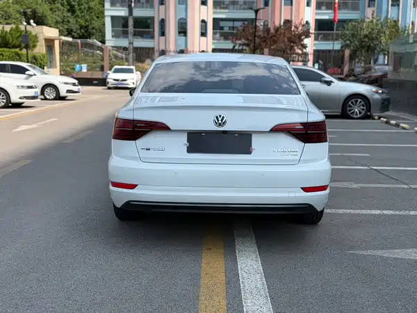 Volkswagen Sagitar 2019