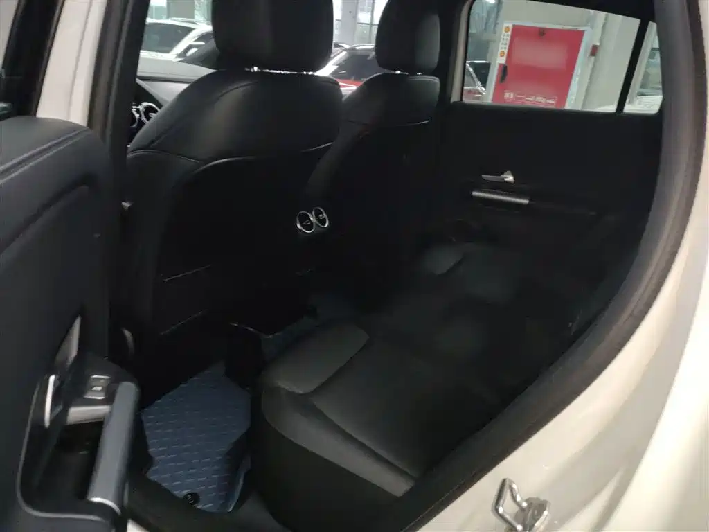 Mercedes-Benz GLA 2023 — фото 14