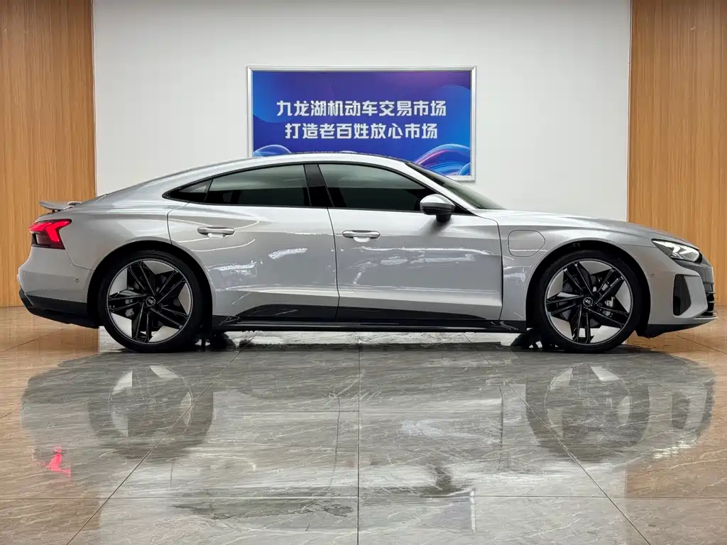 Audi e-tron GT 2024