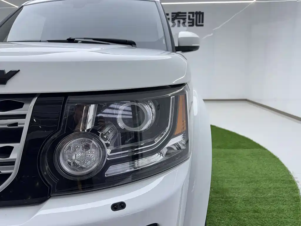 Land Rover Discovery 2016 — фото 20