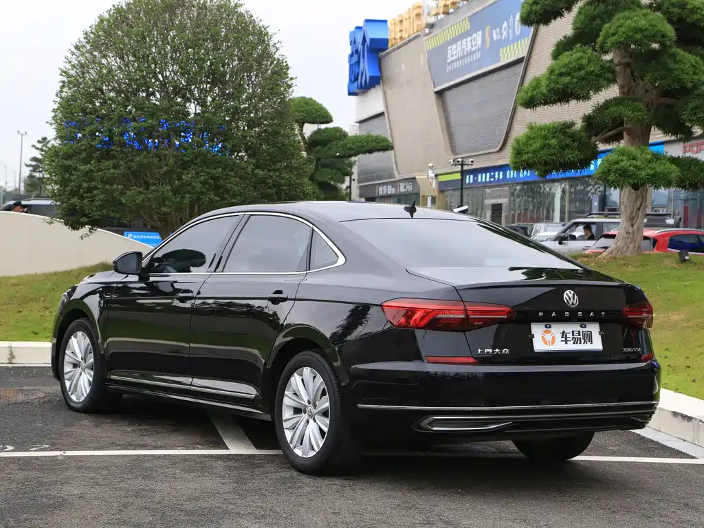 Volkswagen Passat 2019 — фото 19