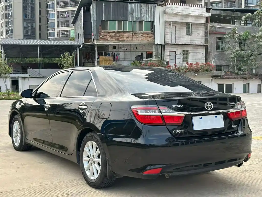 Toyota Camry 2016 — фото 9