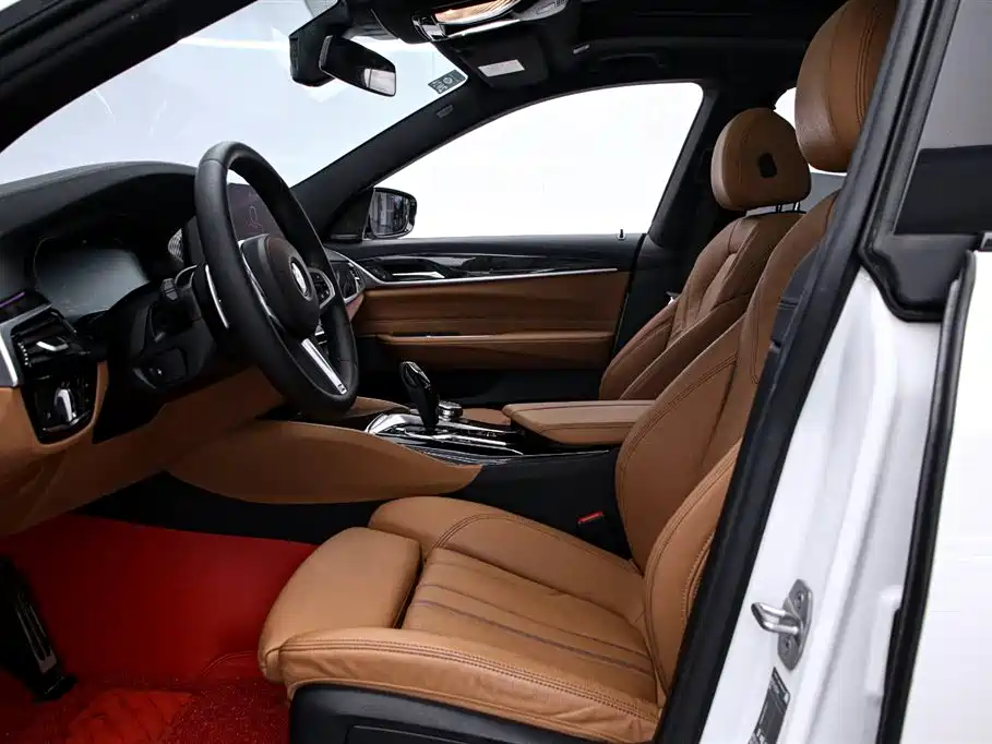BMW 6 Series GT 2024 — фото 12