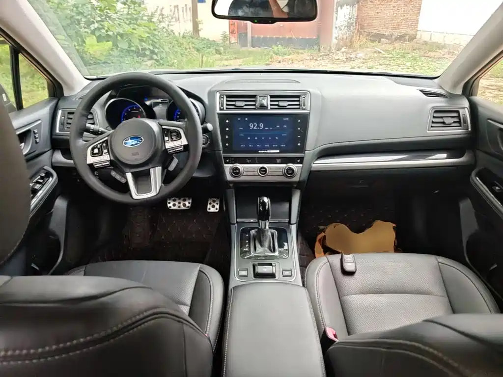 Subaru Outback 2017 — фото 10
