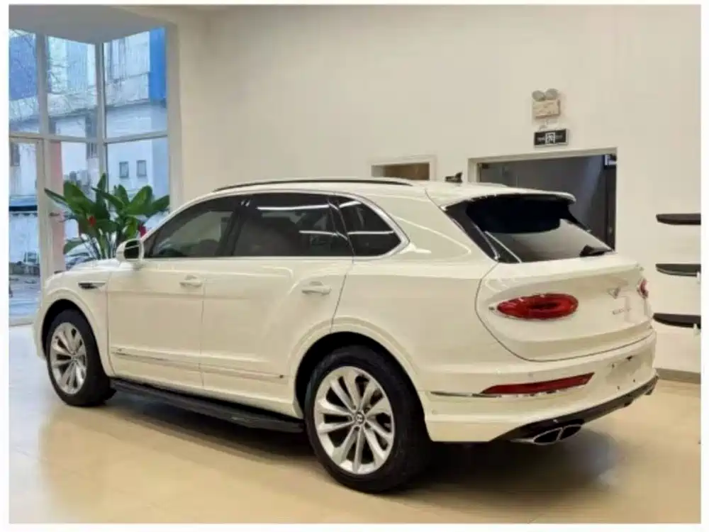 Bentley Bentayga 2020 — фото 13