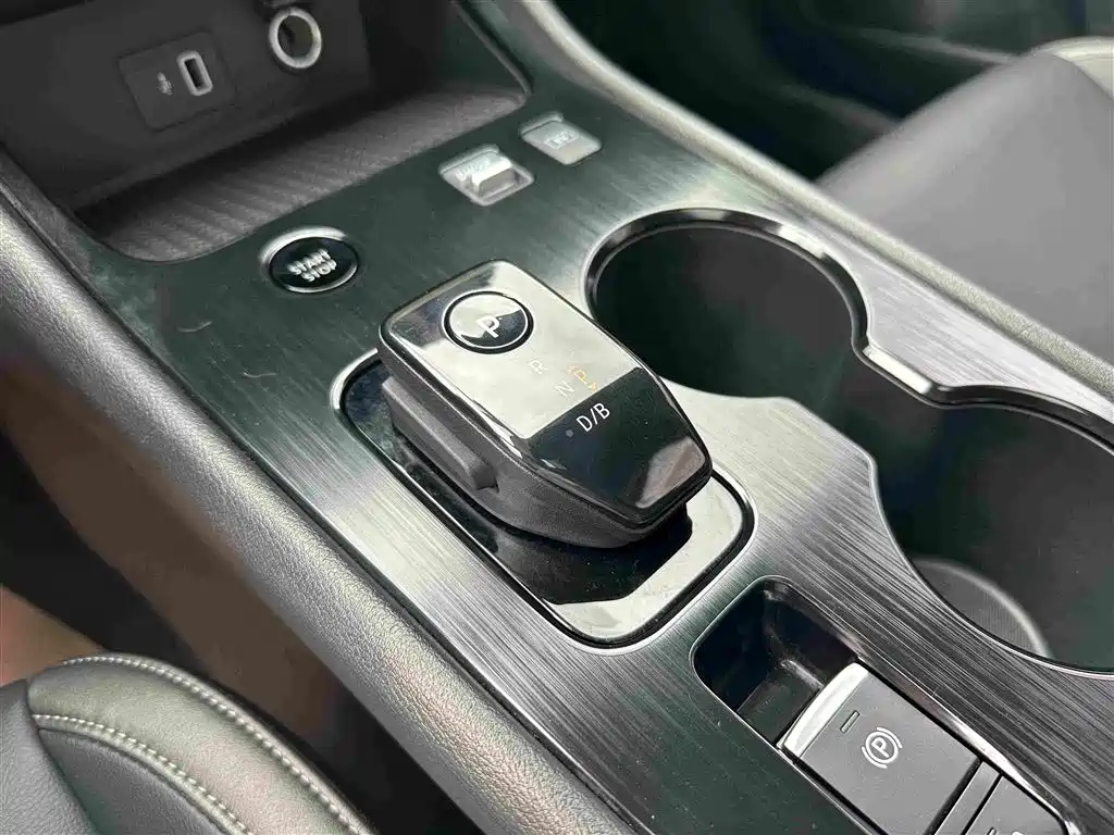 Nissan Sylphy 2023 — фото 14