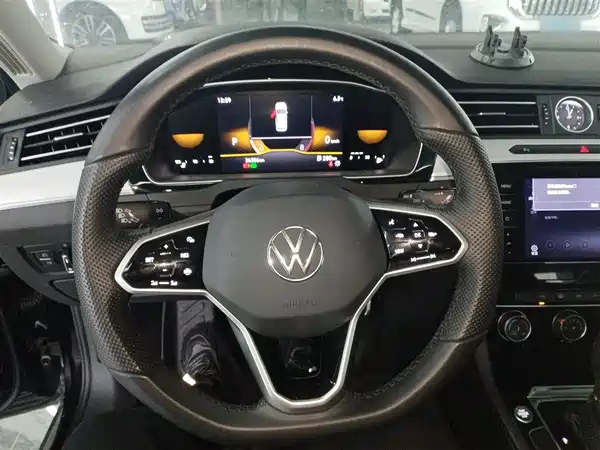 Volkswagen Magotan 2025