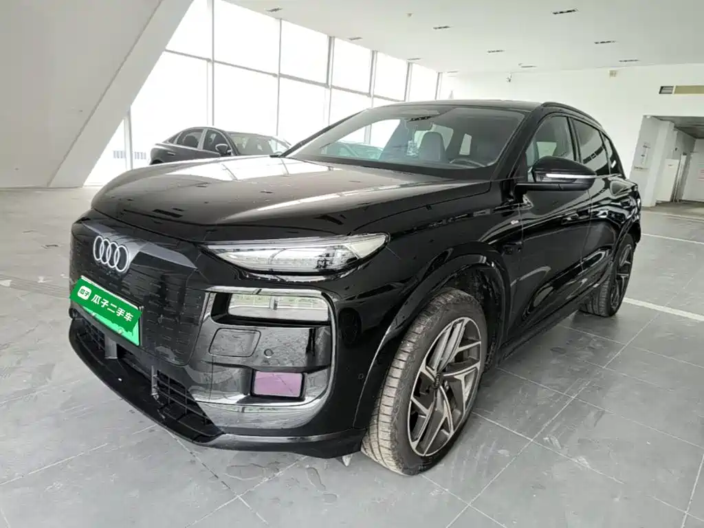 Audi Q6L E-Tron 2025 — фото 1