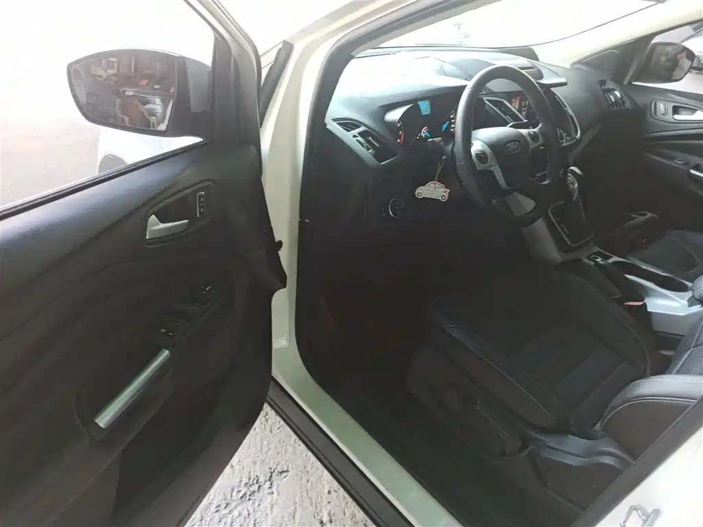 Ford Kuga 2016 — фото 16