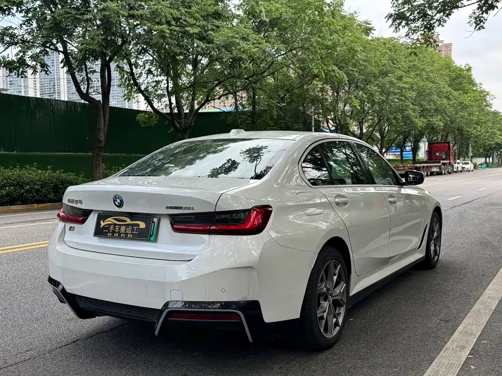 BMW i3 2024