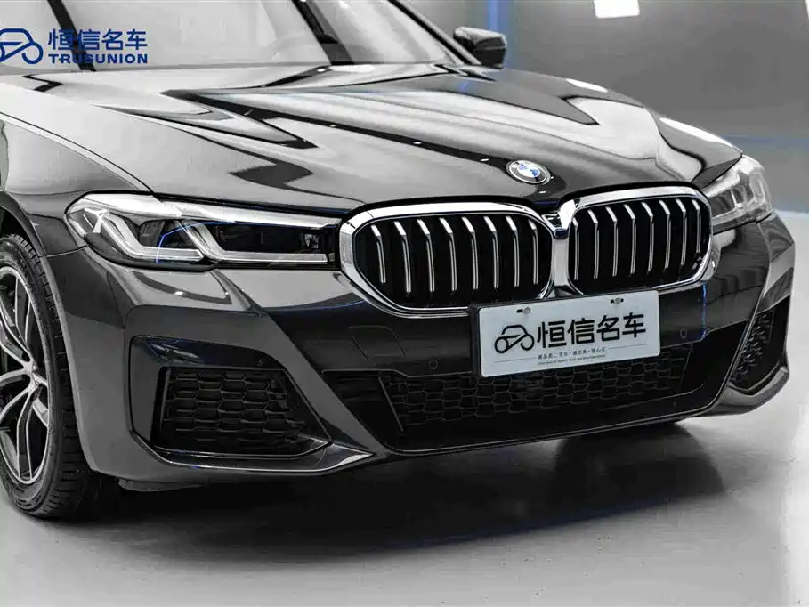 BMW 5 Series 2023 — фото 9
