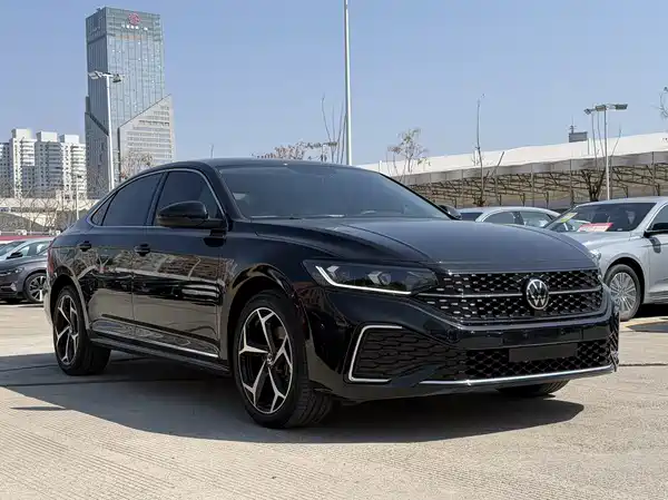Volkswagen Passat 2024