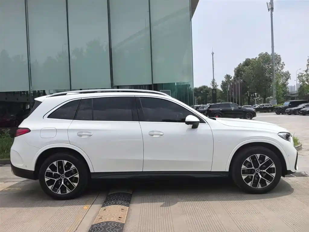 Mercedes-Benz GLC 2024