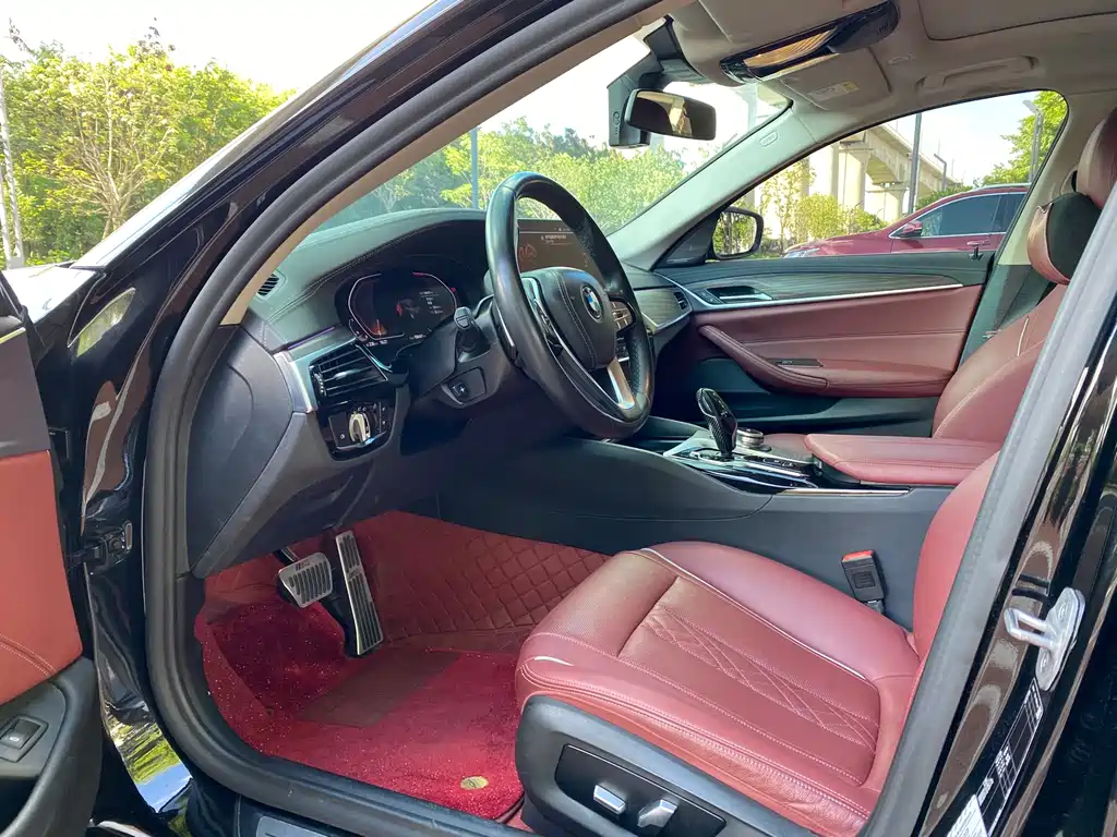 BMW 5 Series 2021