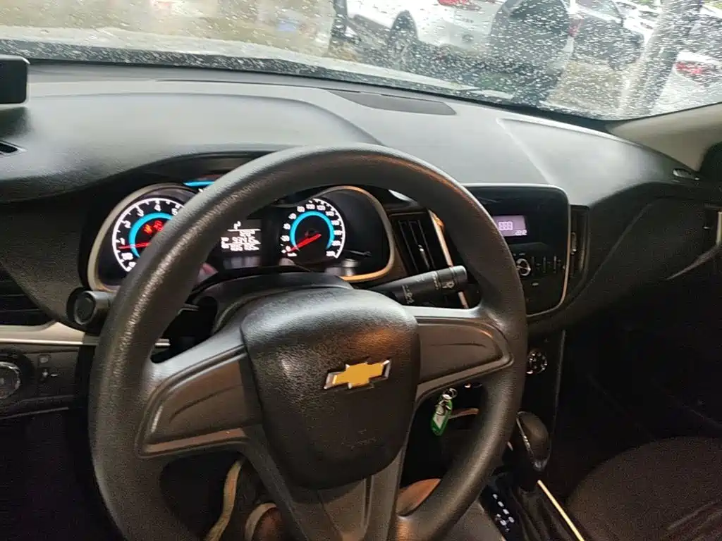 Chevrolet Cavalier 2018 — фото 10