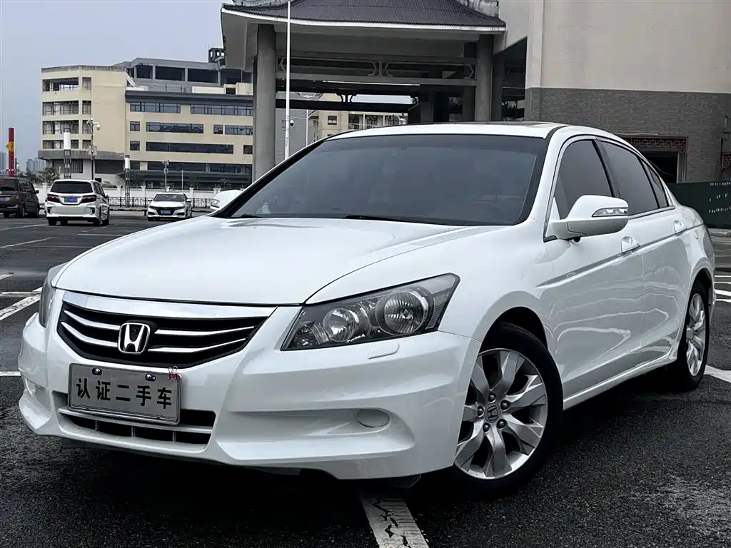 Honda Accord 2011 — фото 1