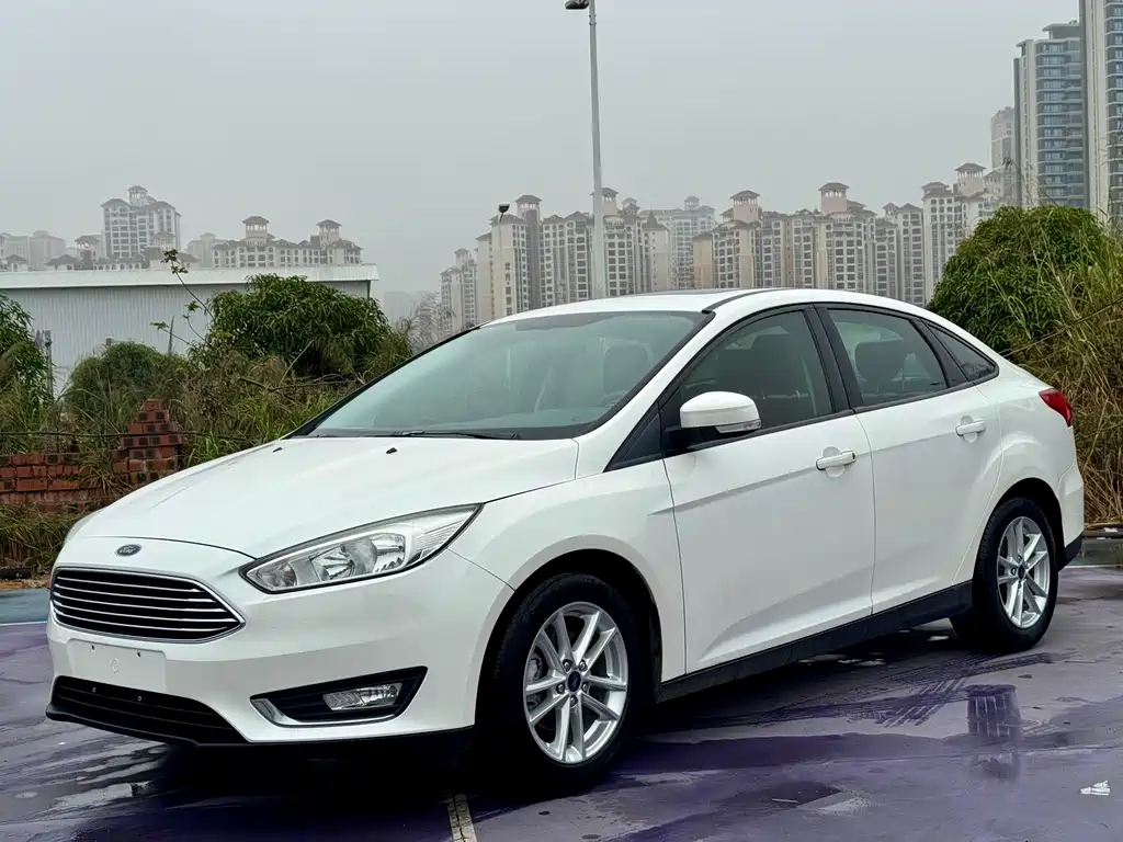 Ford Focus 2017 — фото 1