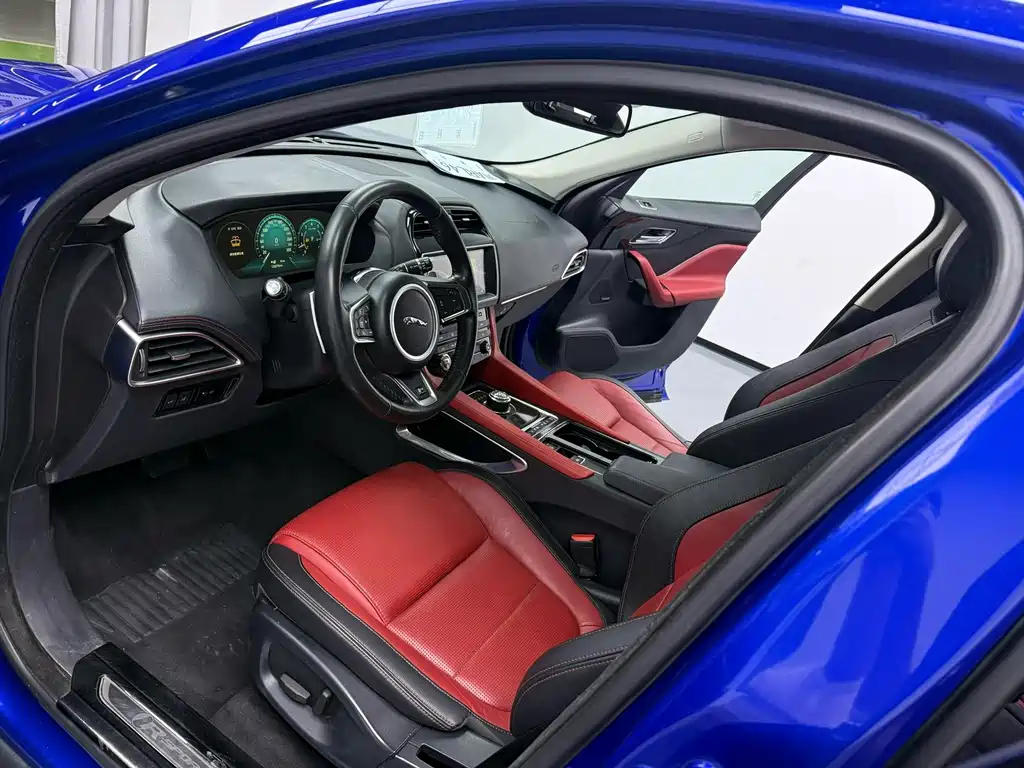 Jaguar F-PACE 2018 — фото 7