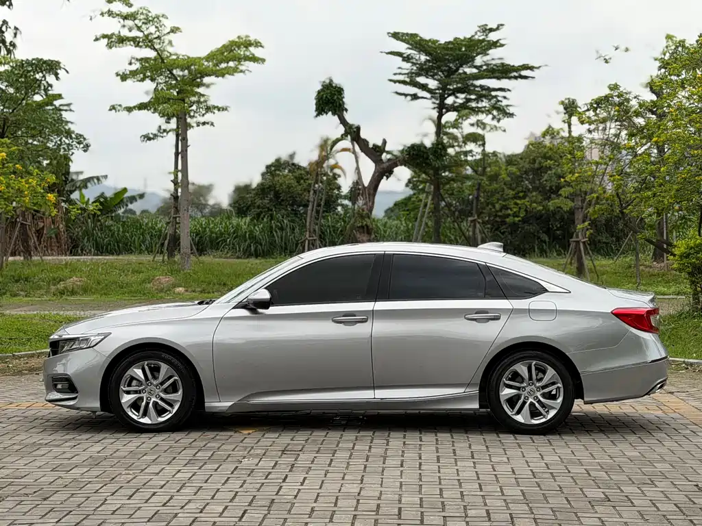 Honda Accord 2019 — фото 14