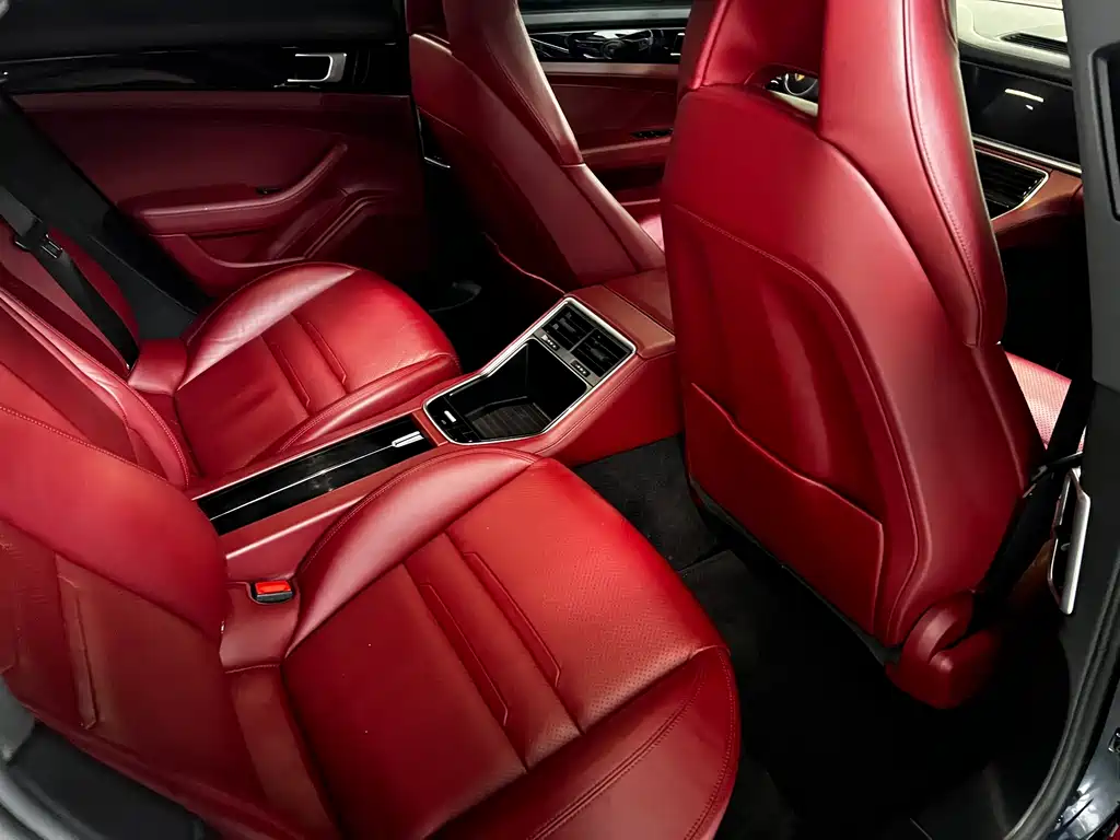 Porsche Panamera 2018 — фото 16