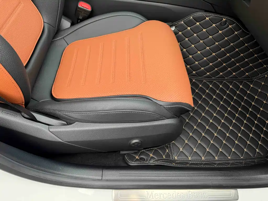 Mercedes-Benz C-Class 2023 — фото 11