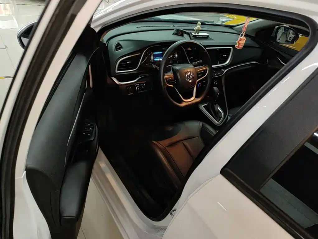 Buick Excelle 2022 — фото 16