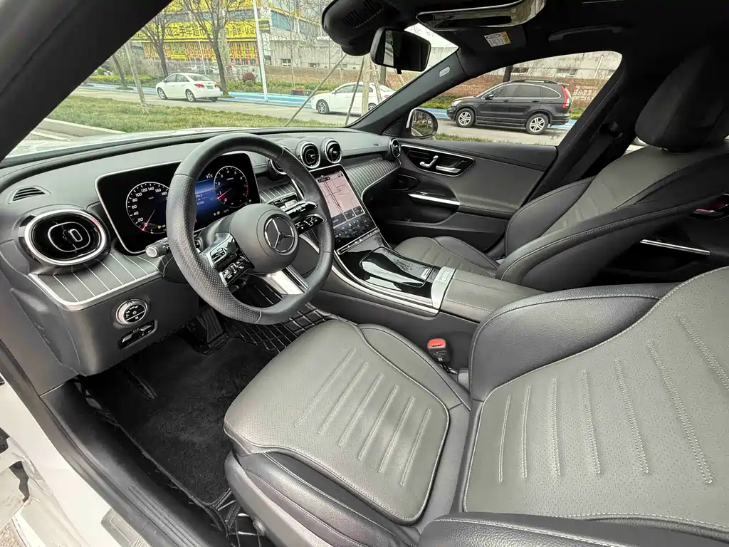 Mercedes-Benz C-Class 2023 — фото 10