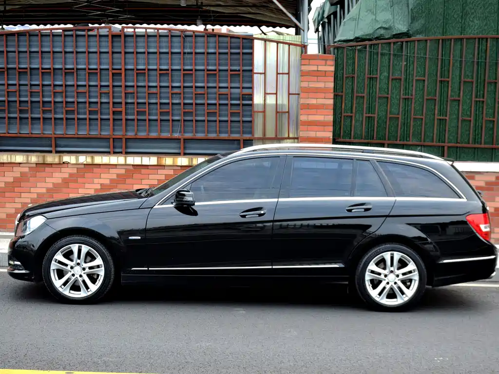 Mercedes-Benz C-Class 2012